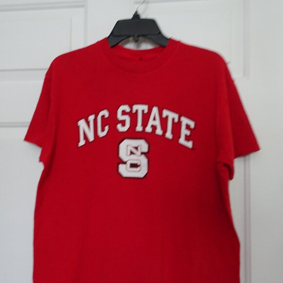 NC STATE UNIV. WOLFPACK Men's Size L Red S. Sleeve T-Shirt Tee - Picture 1 of 4